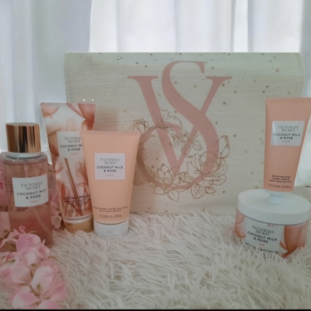 Victoria’s Secret The Calm Ritual Kit in Coconut Milk & Rose 6-piece gift set